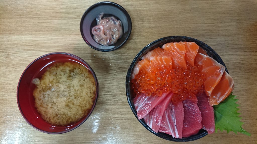 北海道の海鮮丼